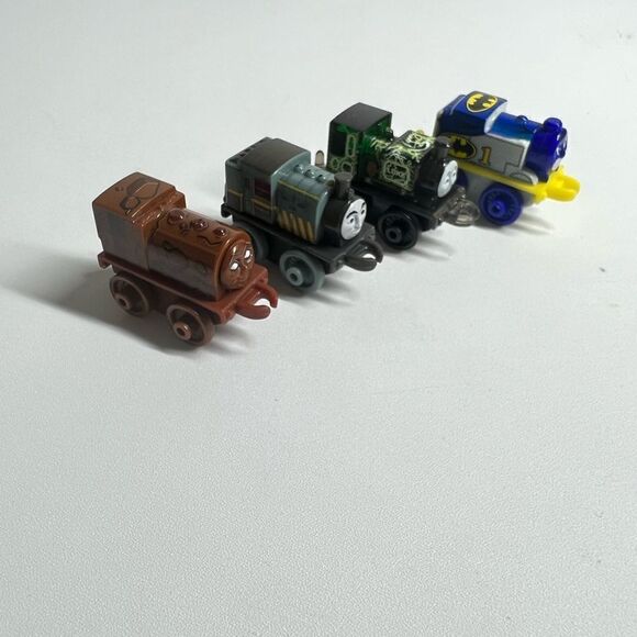 Thomas the Train DC Super Friends Character (4 Pack) - Picture 4 of 8